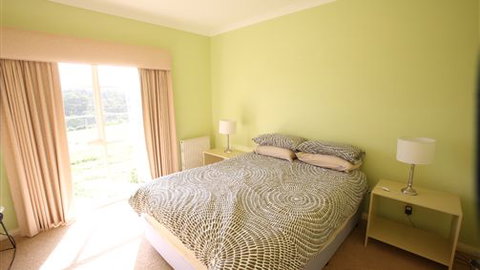 Farm Accommodation - Coogee Beach Accommodation 6