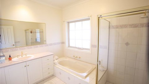 Farm Accommodation - Coogee Beach Accommodation 7