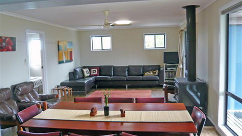 Sabrelyn Park - Coogee Beach Accommodation 3