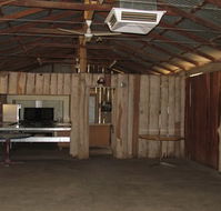 TreeTops Log Cabin - Coogee Beach Accommodation