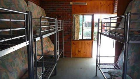 UC Camping Acacia - Coogee Beach Accommodation 3