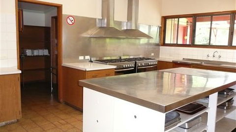 UC Camping Acacia - Coogee Beach Accommodation 5