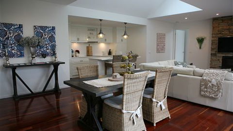 Next To Bliss - Coogee Beach Accommodation 3