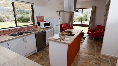 Sweetwater Stays Rural Retreat - Coogee Beach Accommodation 2