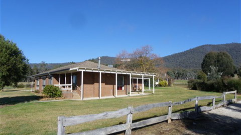 Sweetwater Stays Rural Retreat - Coogee Beach Accommodation 6