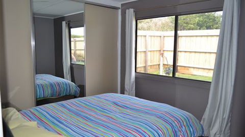 House On The Hill Port Campbell - Coogee Beach Accommodation 3