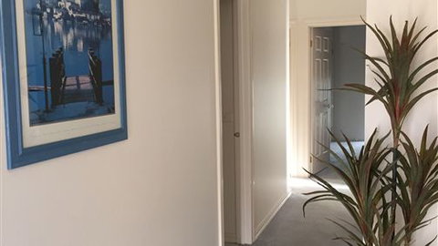 Gregory - Lake Wendouree - Coogee Beach Accommodation 4