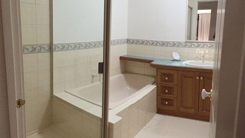 Gregory - Lake Wendouree - Coogee Beach Accommodation 5