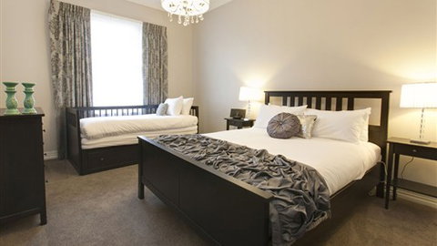 Executive Townhouse On MacArthur - Coogee Beach Accommodation 0
