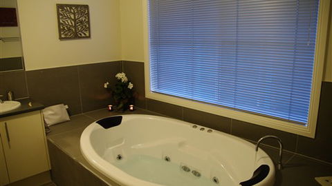 BlueMill Bright - Coogee Beach Accommodation 6