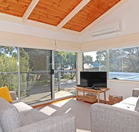 Barrakee Beach House - Anglesea - Coogee Beach Accommodation