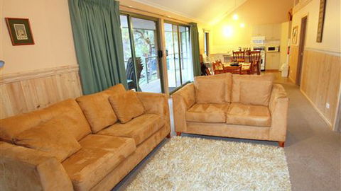 Serene Vista Halls Gap - Coogee Beach Accommodation 4