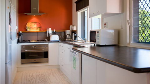 Arabella Heights- Daylesford - Coogee Beach Accommodation 3