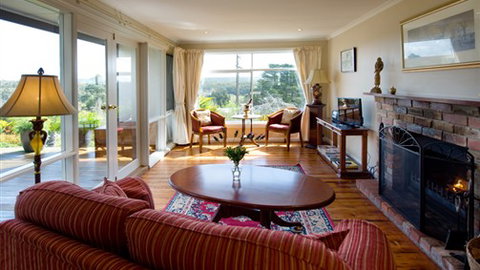 Argus Hill - Daylesford - Coogee Beach Accommodation 5