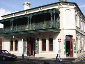 Adelaide's Shakespeare Backpackers International Hostel - Coogee Beach Accommodation 0