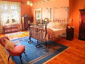Buxton Manor - George Lowe Esquire Apartment - Coogee Beach Accommodation 3