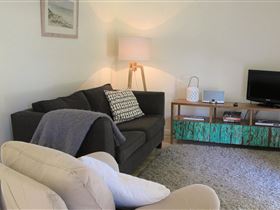 Driftwood House - Coogee Beach Accommodation 2