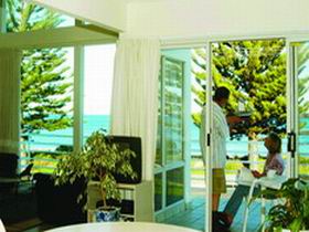 Encounter House - Coogee Beach Accommodation 0