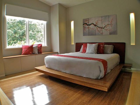 7 Donlan Road - Coogee Beach Accommodation 1