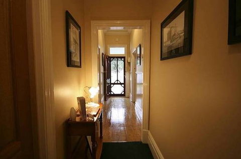 Airleigh Rose Cottage - Coogee Beach Accommodation 1