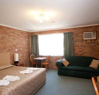 Allan Cunningham Motel and Old Wagon Restaurant - Coogee Beach Accommodation