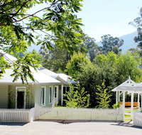 Amelina Cottages - Coogee Beach Accommodation