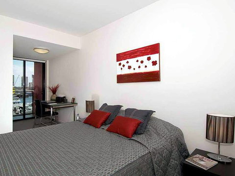 Apartments@Docklands - Coogee Beach Accommodation 1