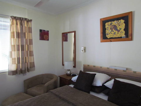 Ayr Max Motel - Coogee Beach Accommodation 0