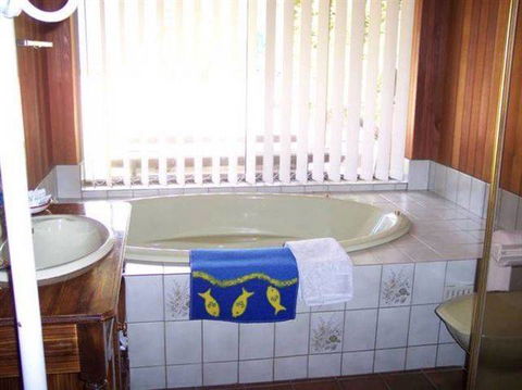 Bott's Beach Retreat - Coogee Beach Accommodation 3