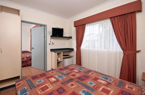 Cairns Queens Court - Coogee Beach Accommodation 0