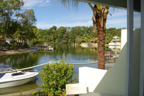 Caribbean Noosa - Coogee Beach Accommodation 1