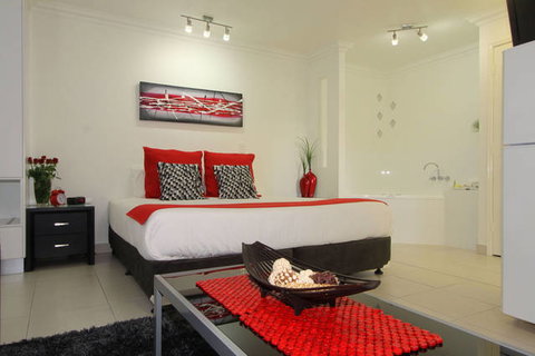 Charm City Motel - Coogee Beach Accommodation 0