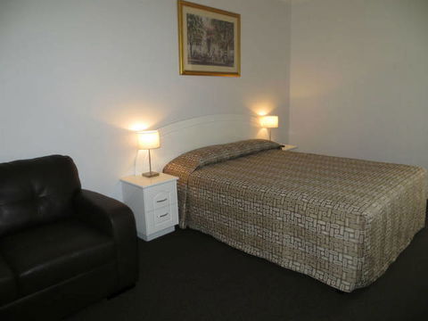Charters Towers Heritage Lodge Motel - Coogee Beach Accommodation 3