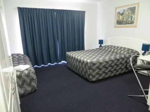 Charters Towers Heritage Lodge Motel - Coogee Beach Accommodation 5