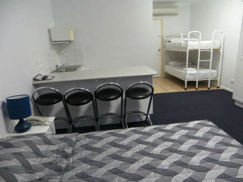 Charters Towers Heritage Lodge Motel - Coogee Beach Accommodation 6