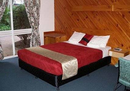 Comfort Inn Bert Hinkler - Coogee Beach Accommodation 0