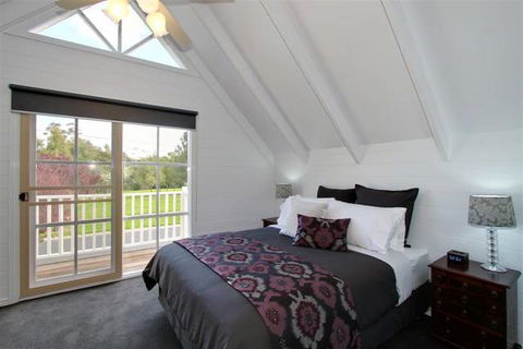 Creek Cottage Bed & Breakfast - Coogee Beach Accommodation 0