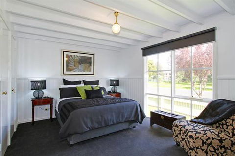 Creek Cottage Bed & Breakfast - Coogee Beach Accommodation 1