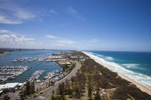 De Ville Apartments Main Beach - Coogee Beach Accommodation 2