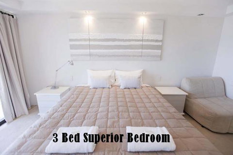 De Ville Apartments Main Beach - Coogee Beach Accommodation 4