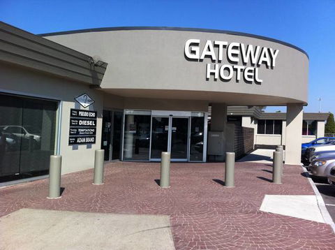 Gateway Hotel - Coogee Beach Accommodation 1