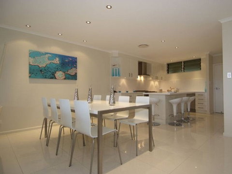 Hamilton Island Private Apartment - Poinciana - Coogee Beach Accommodation 0