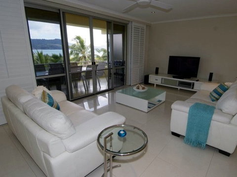 Hamilton Island Private Apartment - Poinciana - Coogee Beach Accommodation 1