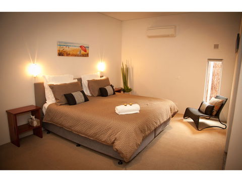 Hanover Bay - Coogee Beach Accommodation 0