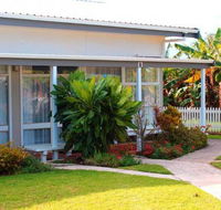Hibiscus Crown - Coogee Beach Accommodation