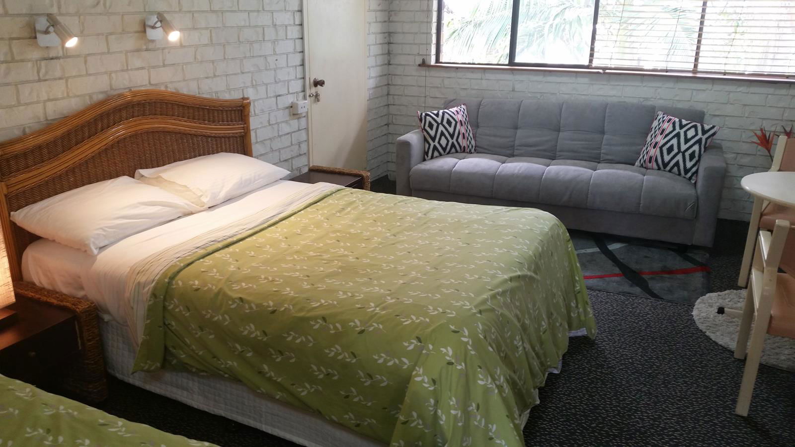 Holland Park West QLD Coogee Beach Accommodation