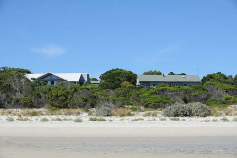 Island Beach Escape - Beachcomber - Coogee Beach Accommodation 1