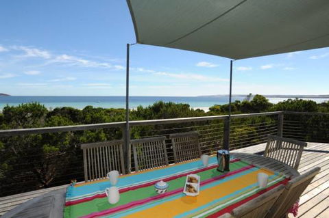 Island Beach Escape - Beachcomber - Coogee Beach Accommodation 2