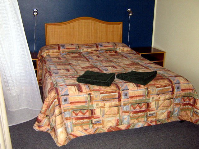 Broadbeach Waters QLD Coogee Beach Accommodation