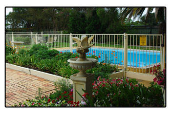 Robinsons Cabin - Coogee Beach Accommodation 1